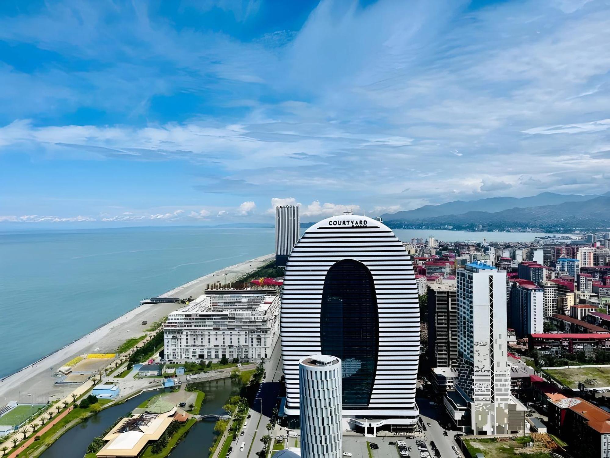 Luxury Orbi City Sea View Aparthotel バトゥーミ エクステリア 写真