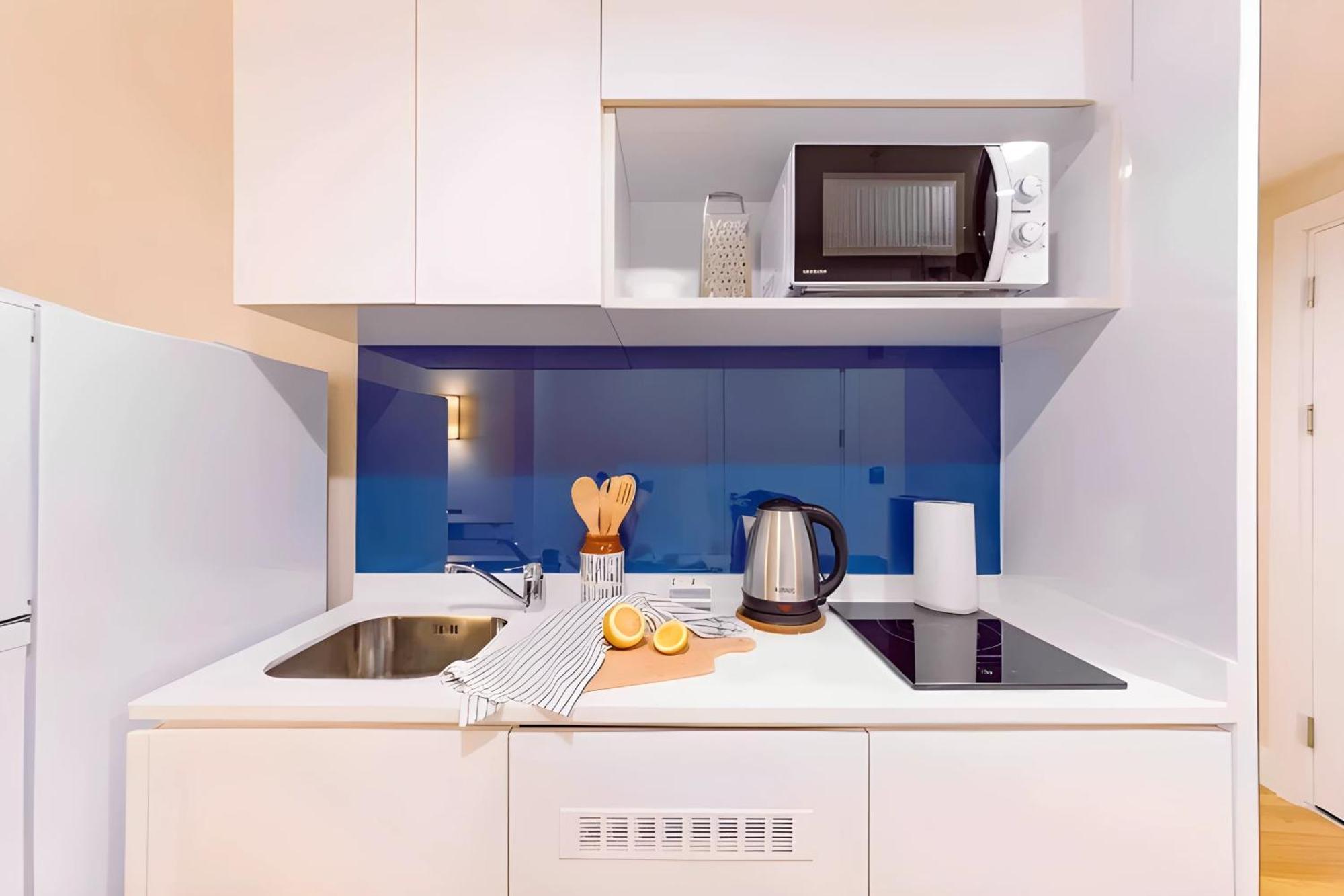 Luxury Orbi City Sea View Aparthotel バトゥーミ エクステリア 写真
